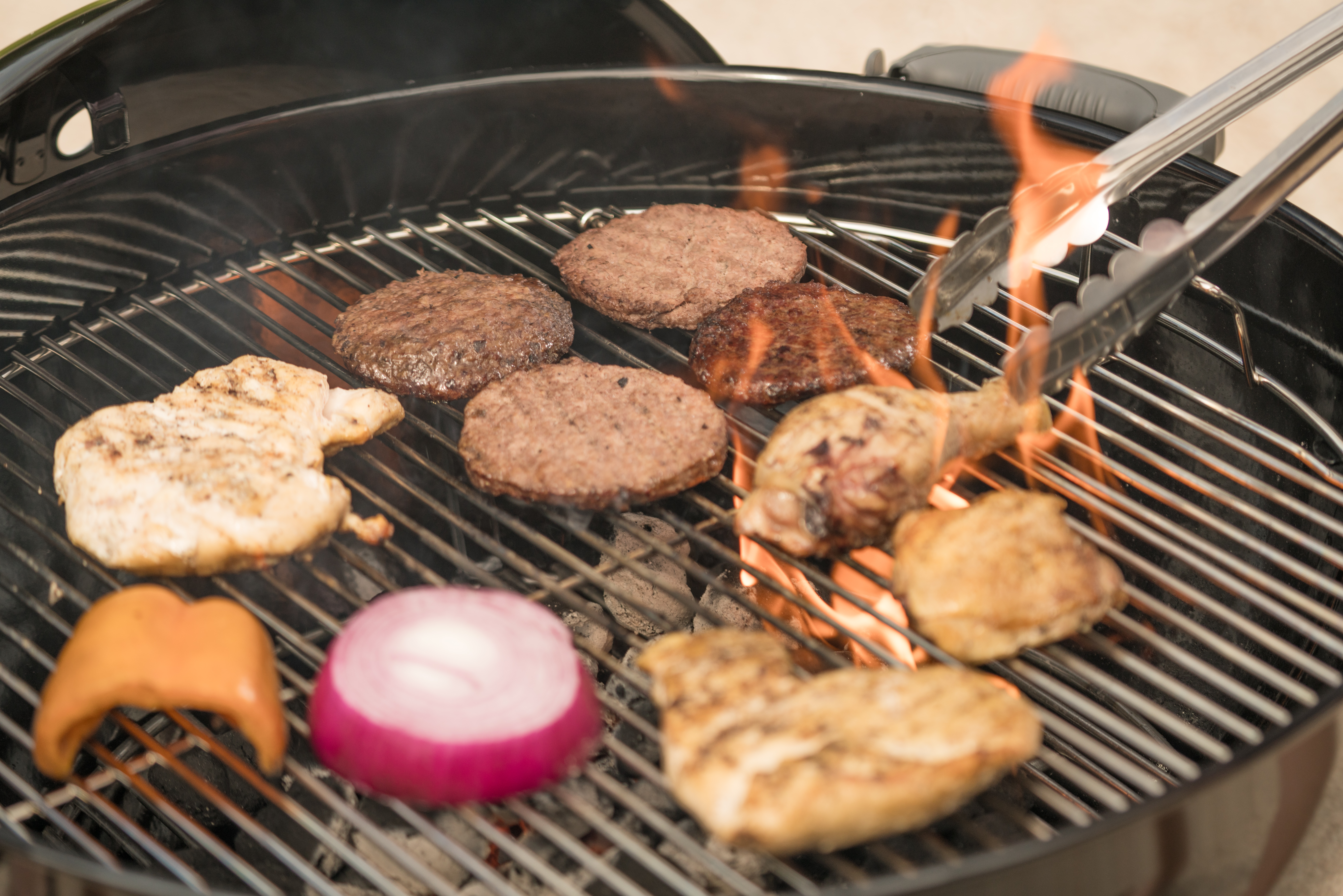 How to grill burgers on a propane grill for summer barbecues