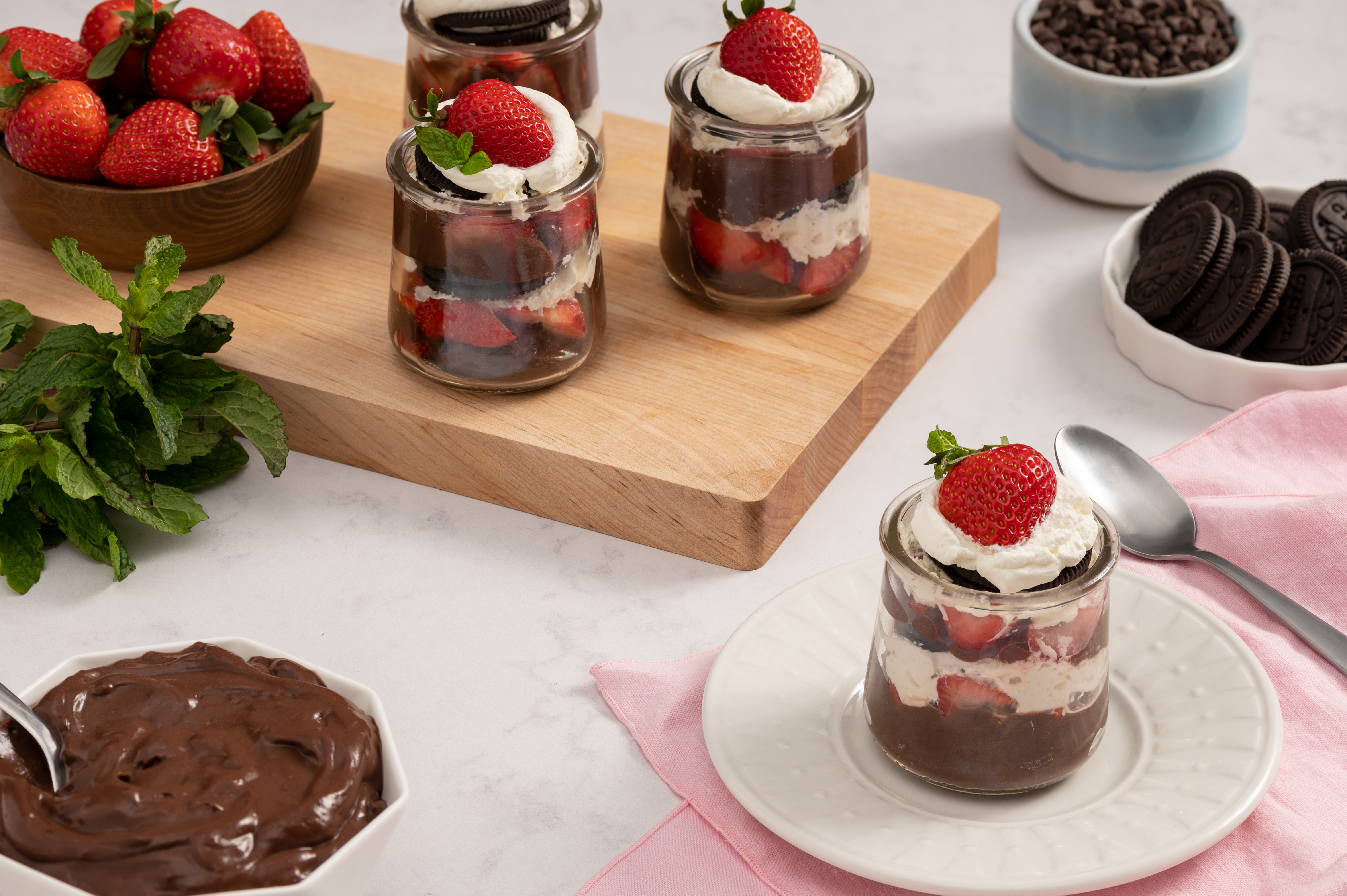 Chocolate-Covered Strawberry Mini Icebox Cakes