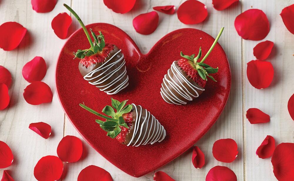 Chocolate Dipped Strawberries with Heart